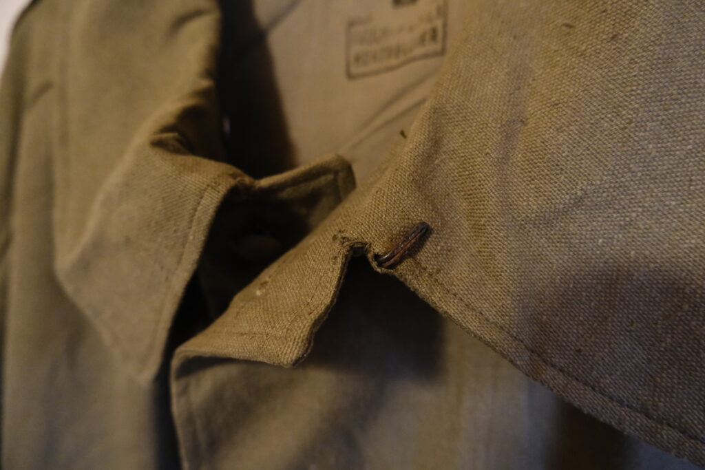 フランス軍モーターサイクルコートM35-留め具2