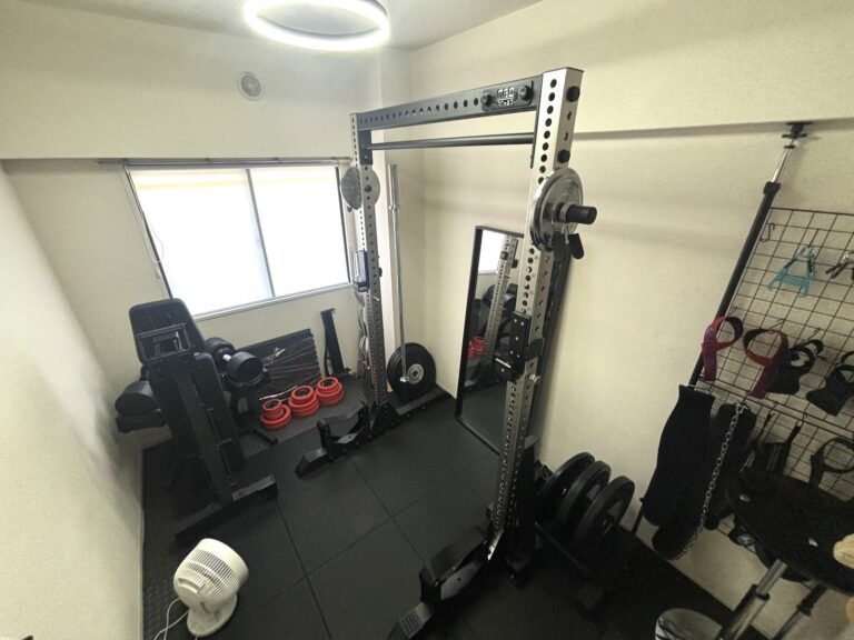 狭い4畳を活かす！本格ホームジムの作り方 | 実際の制作事例もご紹介